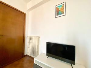 10 minutes from the cathedral- Metro 100 meters away