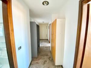 10 minutes from the cathedral- Metro 100 meters away