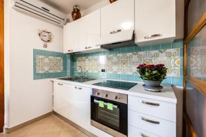 GuestHost - Bright Apartment with garden