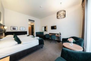 Hotel Noir