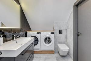 Waterlane Island with Pool, Sauna & Gym by Lion Apartments