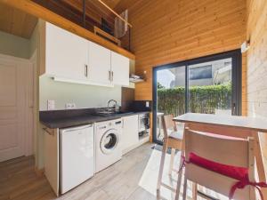 Chalet 700m de la mer, ideal 2 adultes 2 enfants