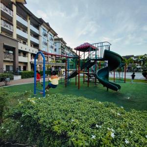 Condo one oasis 2 bedrooms with parking - near SM Ecoland