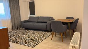 Spacious 1BR Apartment Unirea Towers, Terrace and Parking, near Palas Mall & Podu Roș