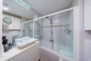 Zagreb 268 - 1 Bedroom Apartment - Loggia - WiFi - Keybox entry - New - Monthly Rent - Modern