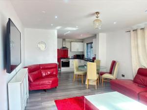 6-7 BRs Lovely Property to Stay with Parking