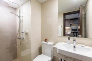 Cozy modern 1BR Minimalist near BGC & Airport