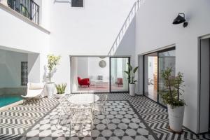 Dar Dou Boutique Guesthouse Art and Pool in Tunis Medina