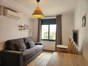 Apartments Sant Lluis CENTER, 2 min walk from the sea
