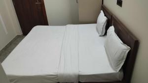 Hotel O Sector 27 Noida Formerly Hans Residency