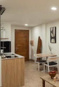 Japandi Loft Studio with Elevator 5 mins to Ben Thanh Market