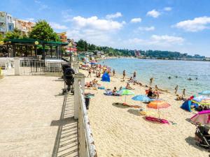 Apolon-7 Sea Breeze Apartment