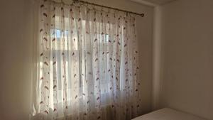 3-Bed House in Newcastle under Lyme free parking
