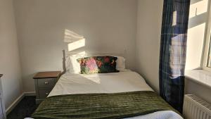 3-Bed House in Newcastle under Lyme free parking