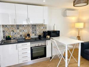 Modern Studio with Private Patio near Cascais and Sintra