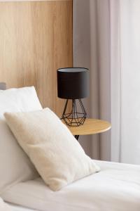 Klimatyzowane Apartamenty Art Lake w Mielnie z Parkingiem i Basenem by Noclegi Renters