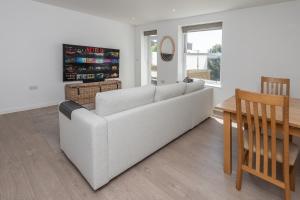 New! 1 Bed Flat near Central London with Terrace