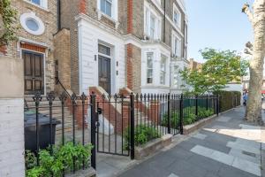 New! 1 Bed Flat near Central London with Terrace