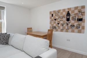 New! 1 Bed Flat near Central London with Terrace