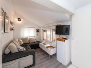 Apartments Roda - Comfort One Bedroom Apartment with Terrace Kate - ST