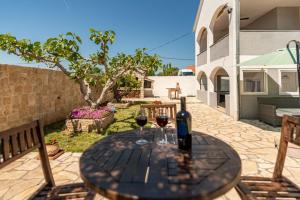 Villa Ariane with pool