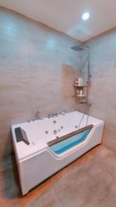 Iris Homestays - Vinhome Marina