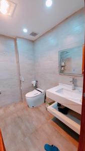 Iris Homestays - Vinhome Marina