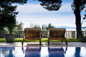 Luxury seafront Villa Castello Split near Old Town with private pool
