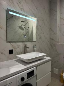 1bd Apartment in Sanville Park, Sviatopetrivske - 2 floor 415