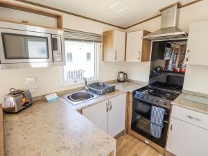 39 Larch View with hot tub