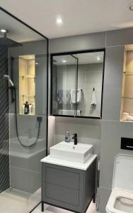 The Elephant Retreat 3BR Modern Flat With Gym