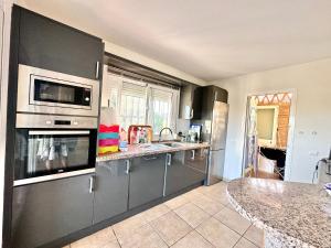 Villa Vista Verde -Sea views -3 Bedrooms -Heated Pool
