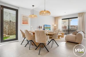 ViVi Homes - Casa del Kol - Sea View - Pool - Private Terrace and Parking