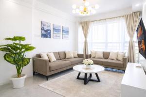 Elegant 2BR with Balcony, Gym, Goldpark Kilimani