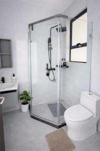 High-Floor 1BR Kileleshwa, Balcony and City Views