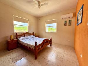 Lailamar Villa, Ocean View, AC & Pool - Entire Villa