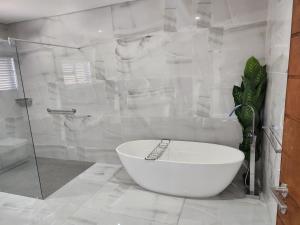 Diamond and Pearl Holiday Home