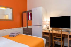 Spacious Two Bedroom Suite for Groups and Families with Free Parking, Birmingham