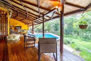 Majestic Villa with Pools & Outdoor Bar in Maanzoni