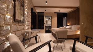 Carlina Amaris Suite