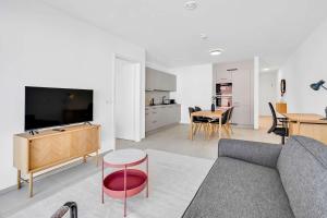 Modern 1BR Near Kirchberg and Airport