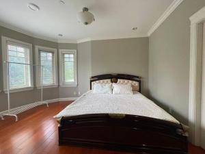 Cozy 2BR Unit, Quiet Area and Easy Transit