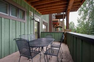 BL6105 - Bear Lodge