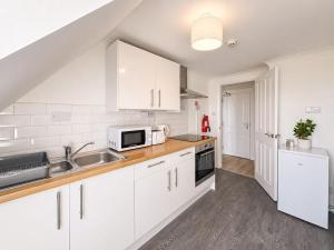 Marine Parade - Beach Apartment