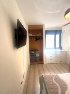 Céntrico con piscina y parking Terraza espaciosa