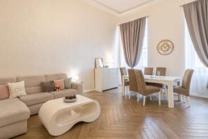 Jenny luxury two bedrooms apartment.