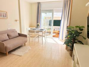 Apt con chill-out, piscina en la azotea a 5 min de la playa y parking privado
