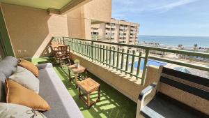 With ocean and pool views - Next to the beach