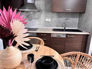 EVAGELIAS APARTMENT Stylish Central stay!