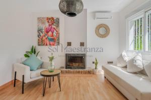 Marbella White Home, Calahonda, by Sol Maestranza